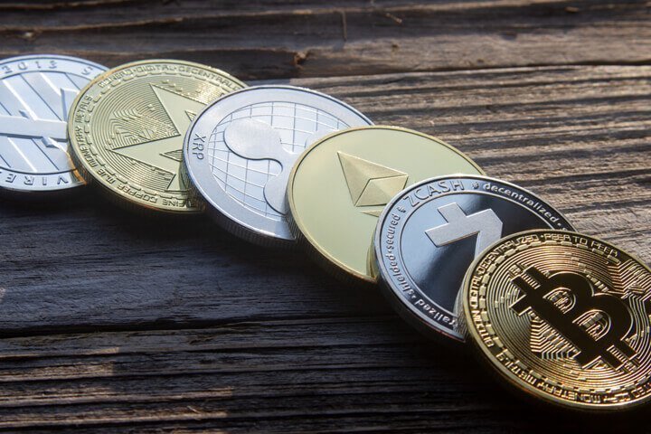 Bitcoin hits $64,000 before sharply retreating as Coinbase crashes